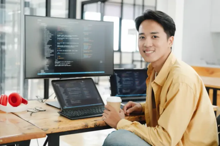 Bootcamp Programmer Hacktiv8 - Kurikulum Berbasis AI